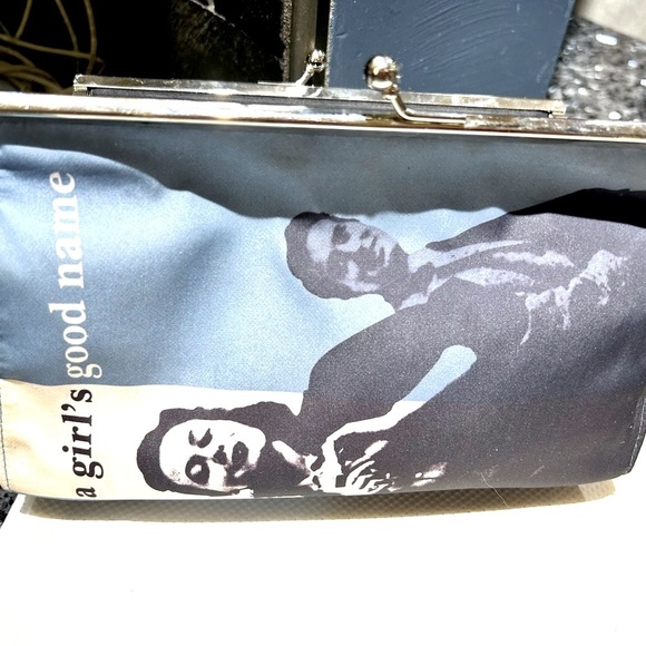 👜Cute Rare Stunning Vintage Benefit Cosmetics / Travel Bag - Picture 2 of 9